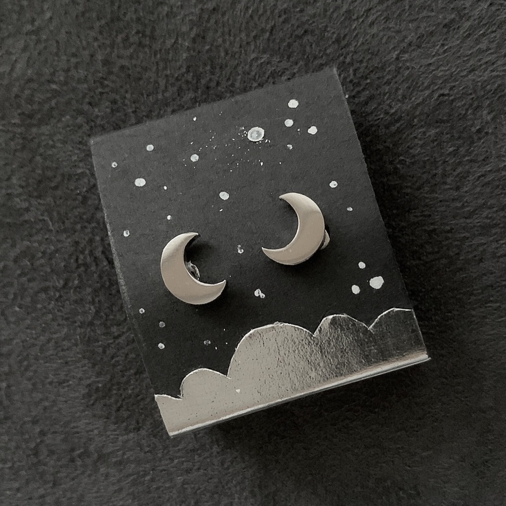 ✨ Silver // Mini Moon Earrings